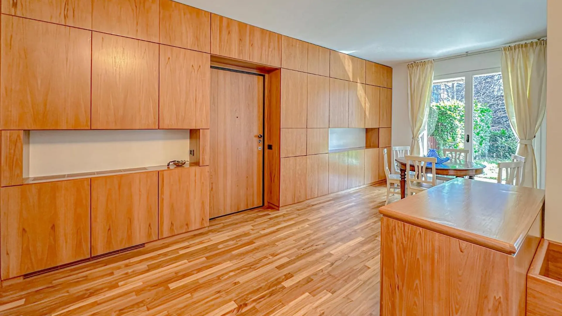 Aspromonte Lakeside Suite - Lecco Garden Retreat شقة